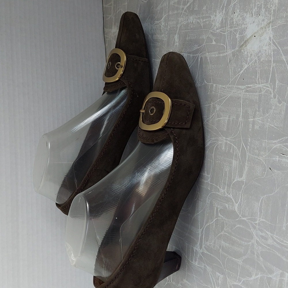 Karen Scott Dark Brown Suede Low Heel Pumps with Gold Buckle